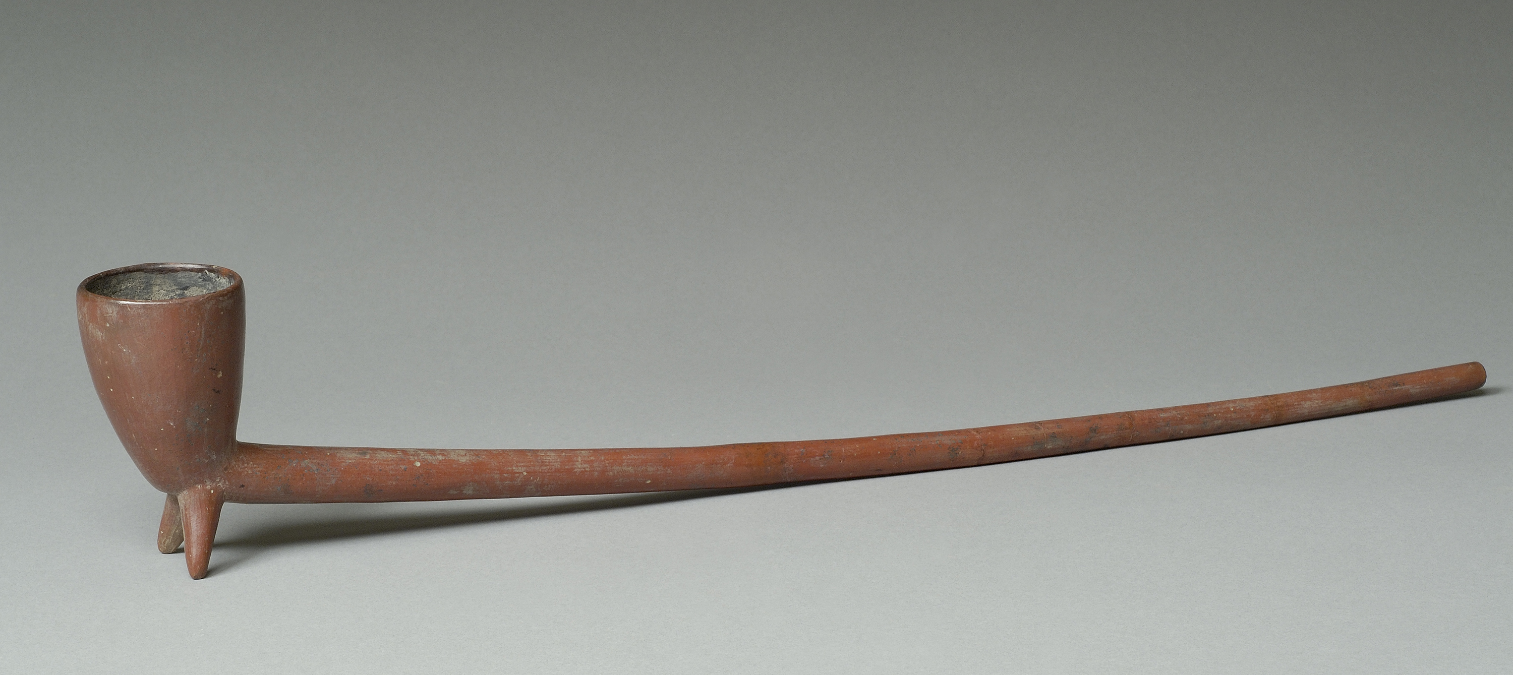 脚付土製パイプ